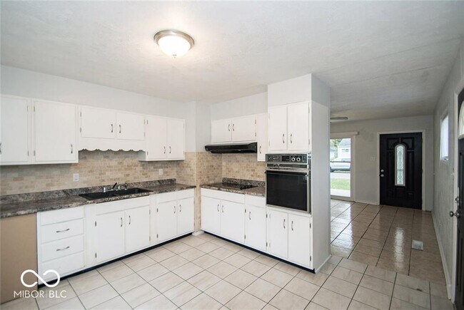 Building Photo - 4610 Karen Dr