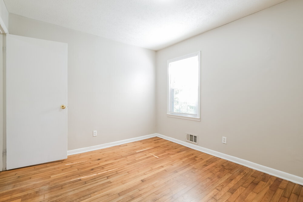 Building Photo - 6103 Blackhawk Trail SE