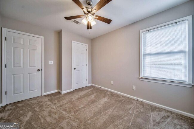 Building Photo - 2011 Town Lake Hills W