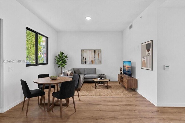 Building Photo - 753 NW 30th St