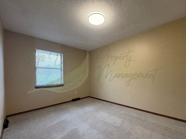 Building Photo - SPACIOUS LAYOUT