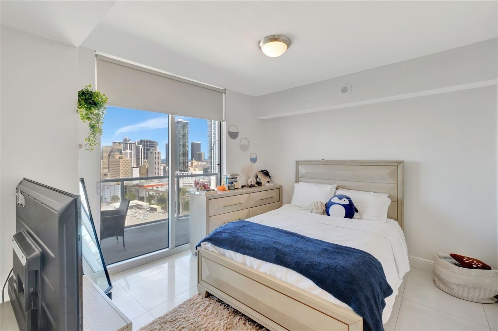 Building Photo - 185 SW 7th St