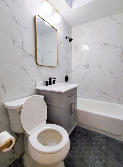 Building Photo - 42 STREET