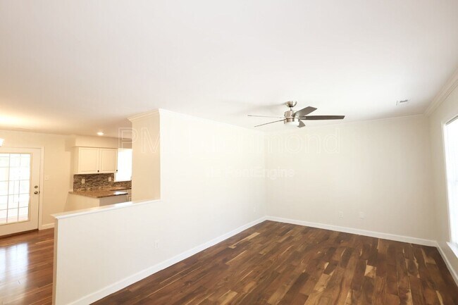 Building Photo - 9713 Pampas Dr