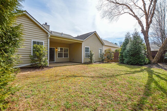 Building Photo - Inviting rancher ready now!