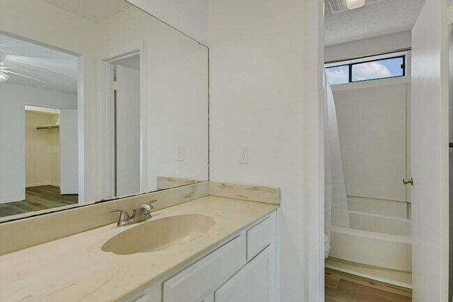 Building Photo - 6103 Hill Forest Dr