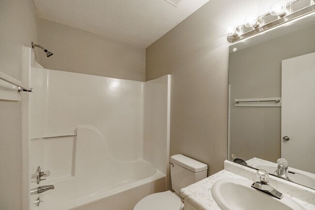 Building Photo - 1182 Whit Davis Rd