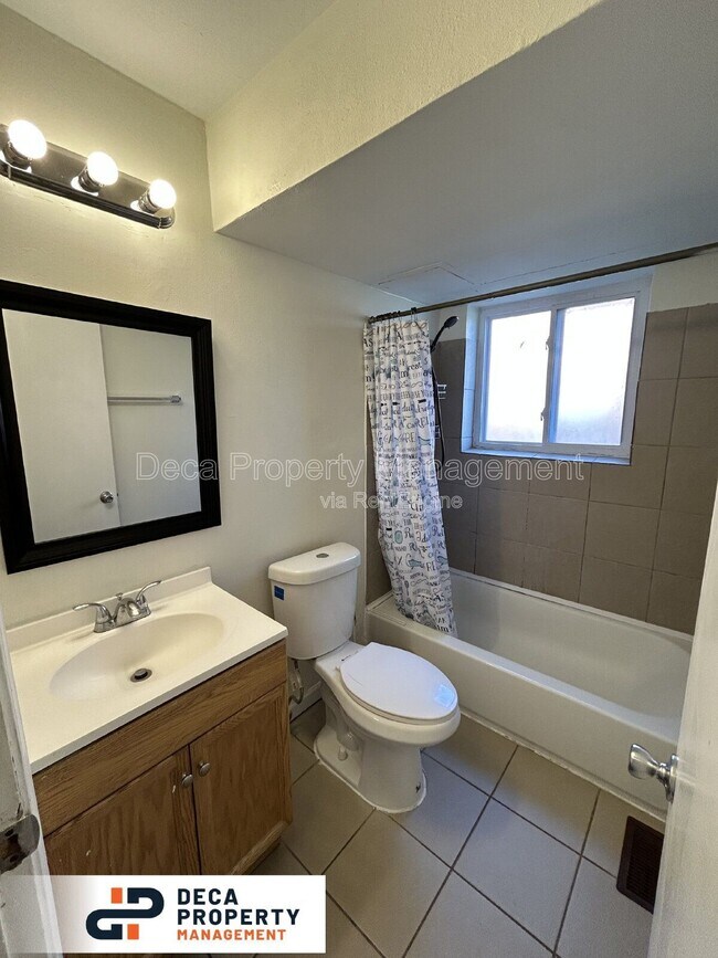 Building Photo - 9910 Broadmoor Dr