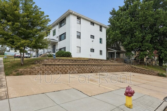 Building Photo - 1056 S 29th St