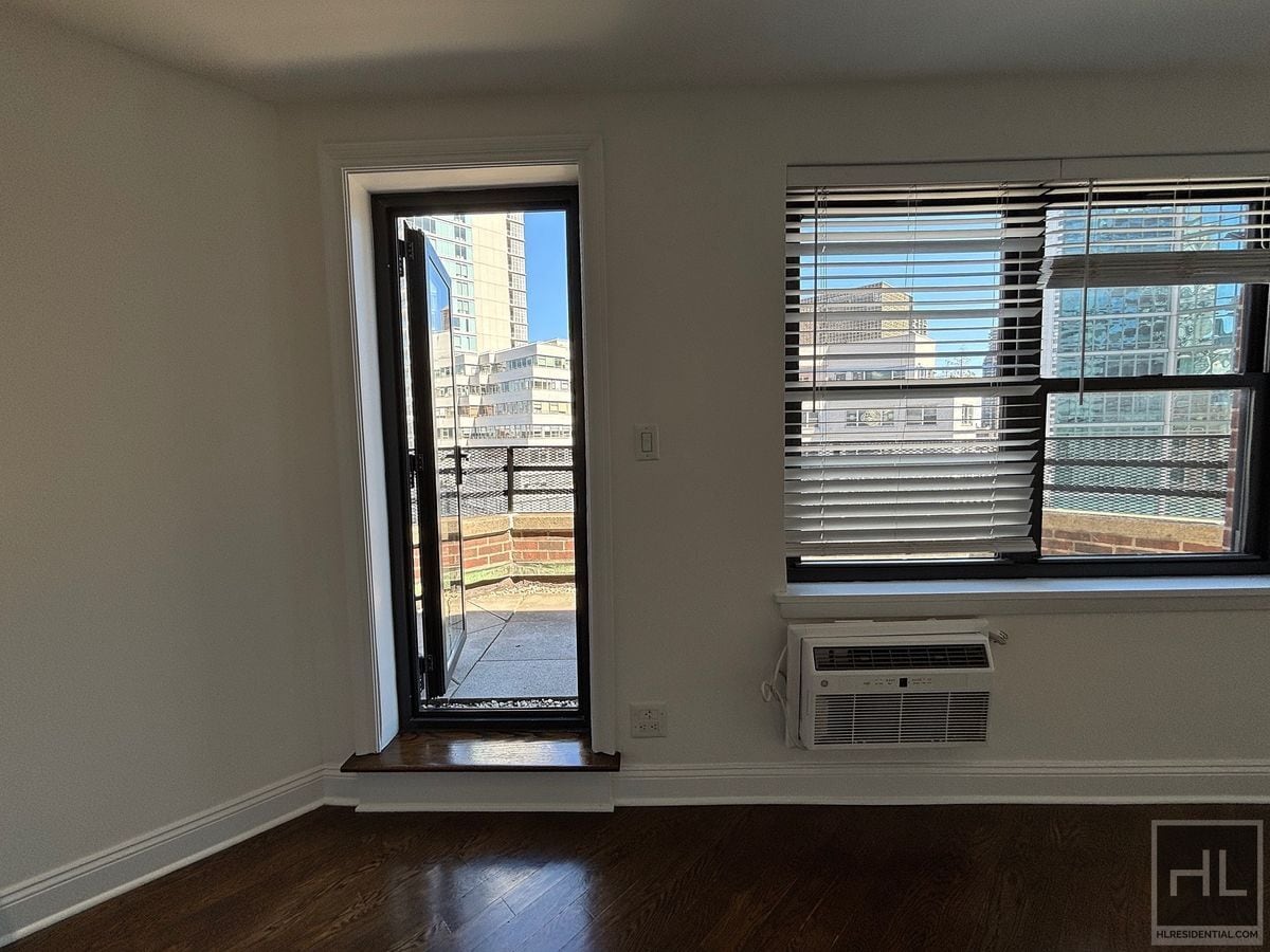 Building Photo - EAST 57 STREET