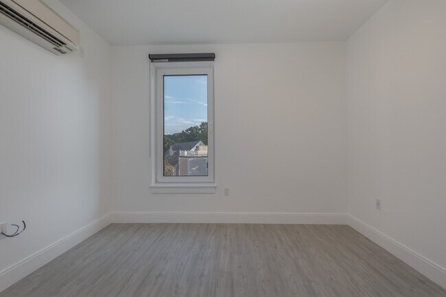 Building Photo - 36 North Beacon St