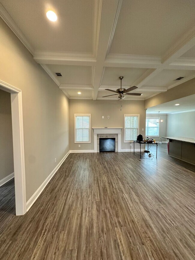 Building Photo - 104 Sig Ct
