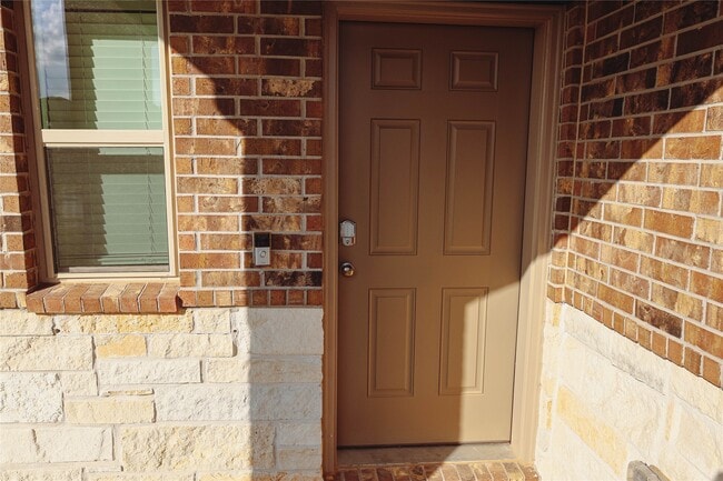 Building Photo - 15173 Canyon Rapids Rd