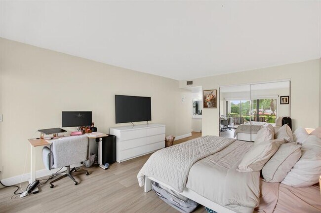 Building Photo - 5851 Camino Del Sol