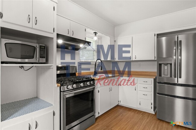 Building Photo - 1107 S 25th St