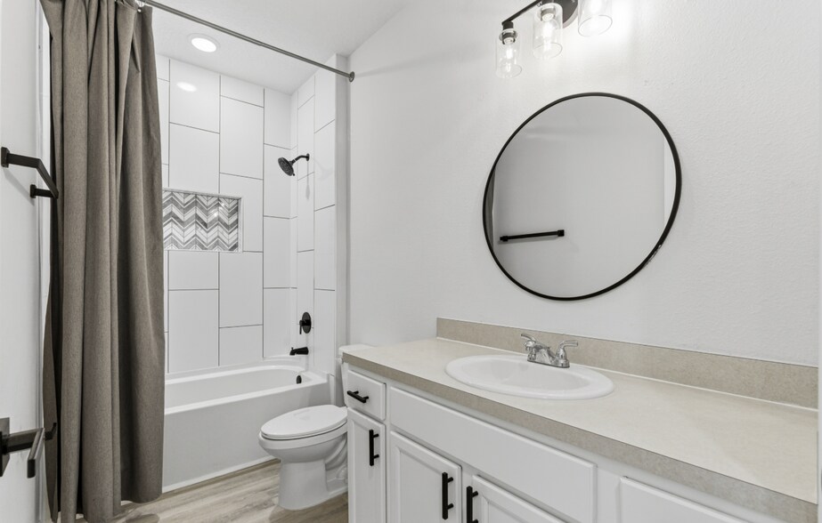 Building Photo - 162 Cedar Elm Way