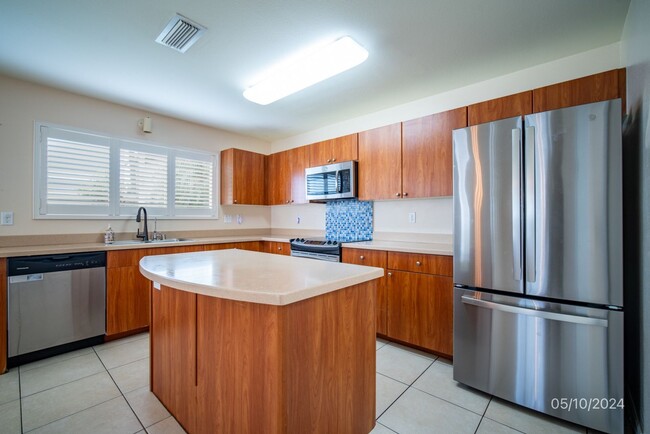 Building Photo - 3 bed 2.5 bath home in Ewa Gen Prescott