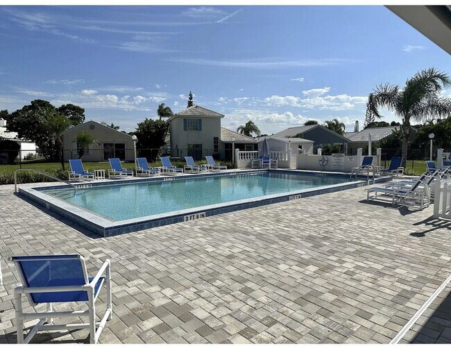 Building Photo - 3BR/2BA single-family home in gated community