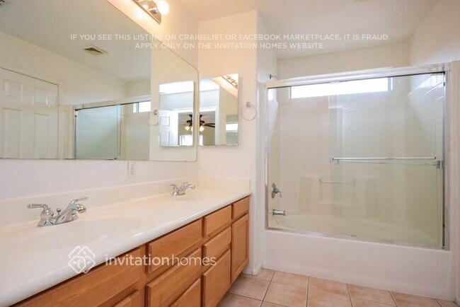 Building Photo - 2713 E La Costa Dr