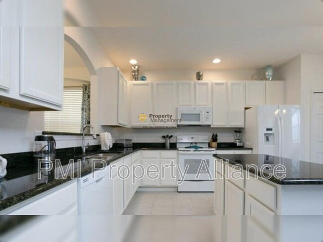 Building Photo - 2149 Crofton Ave