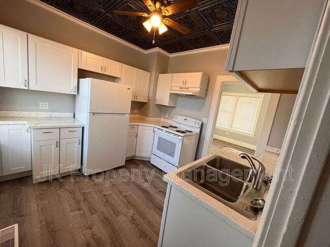 Building Photo - #11 17th Street S