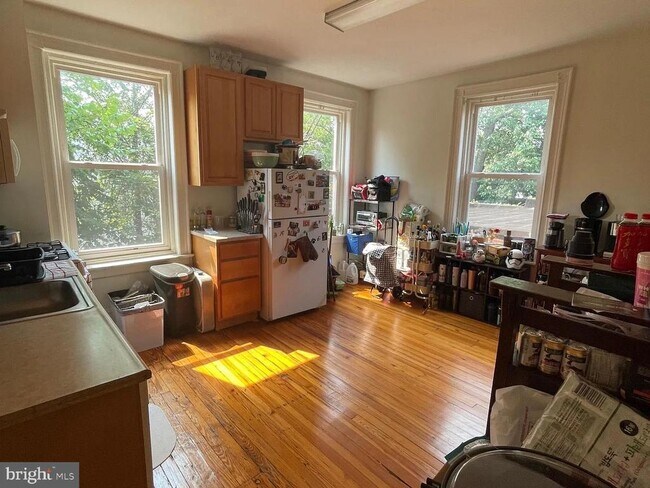 Building Photo - 226 S 45th St