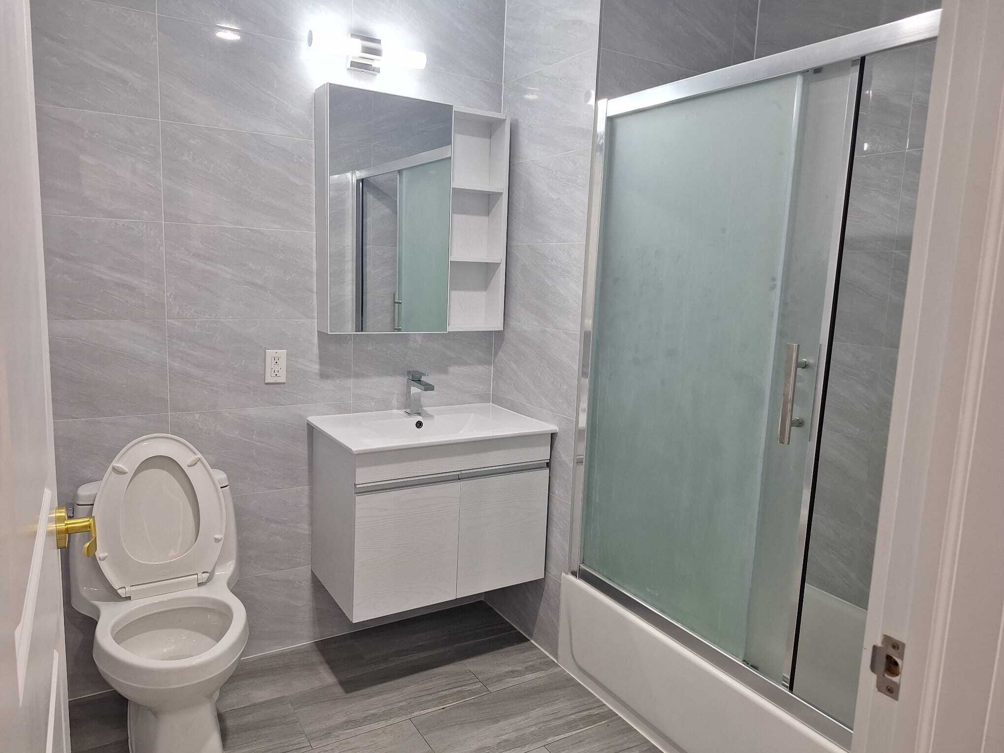Bathroom - 7065 Queens Blvd