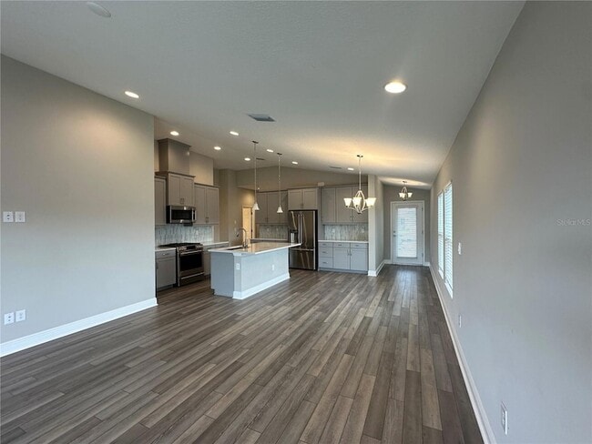 Building Photo - 12569 Oak Hill Way