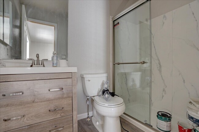 Building Photo - Updated 3bed/2bath on private culdesac in Thornton!!