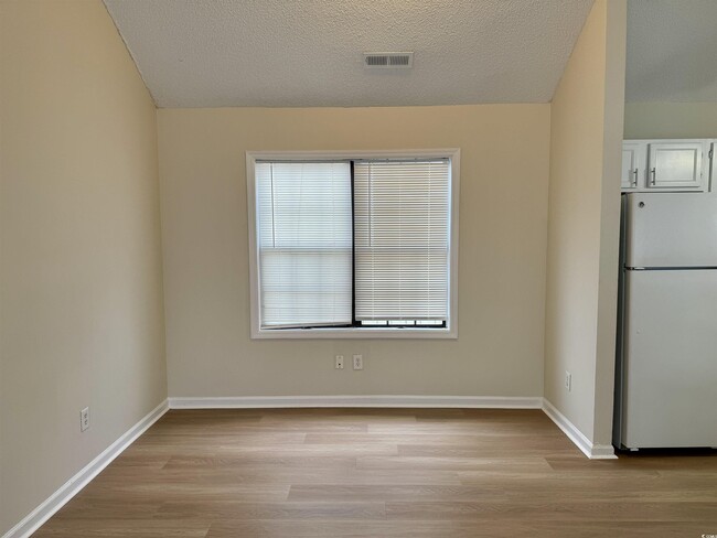 Building Photo - 911 Charles St