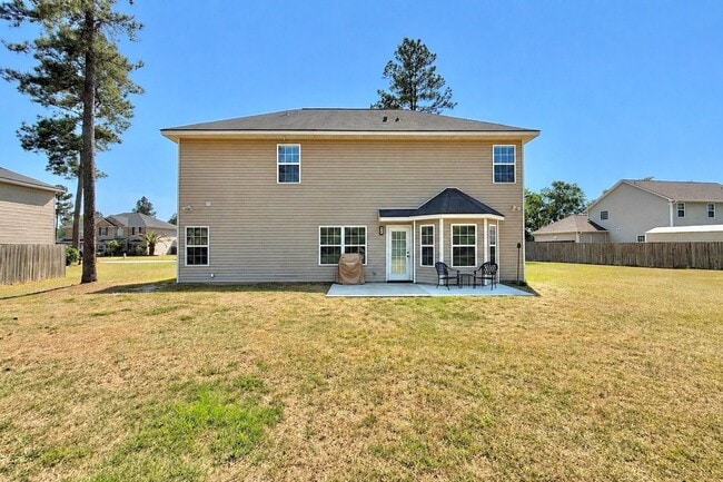 Building Photo - 470 Briarcrest Dr NE