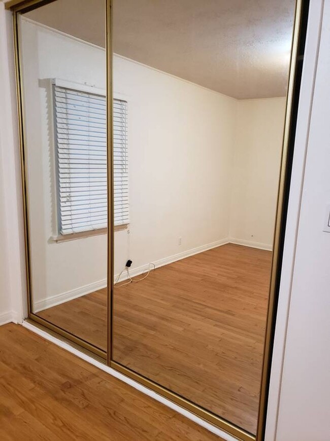 Building Photo - 8024 Regis Way
