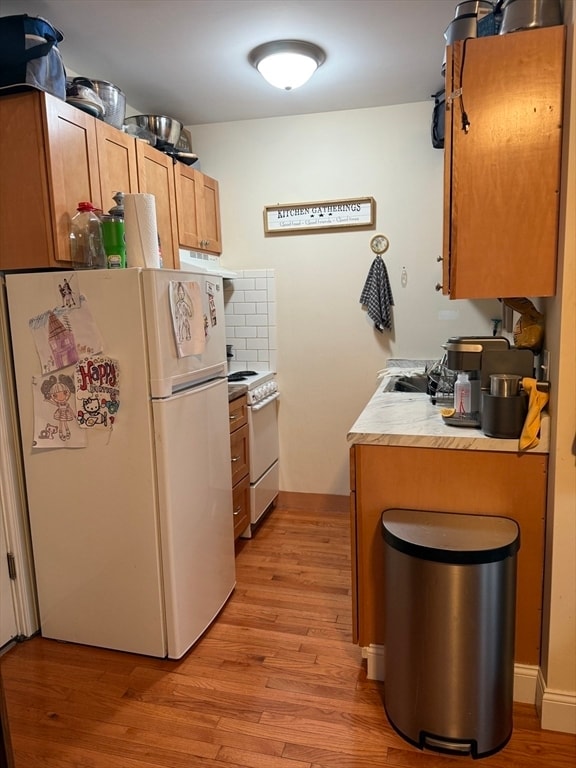 Building Photo - 483 Newport Ave