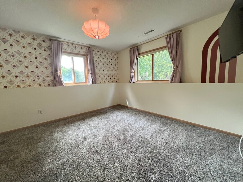 Bedroom 4 - 118 S Shannon Dr
