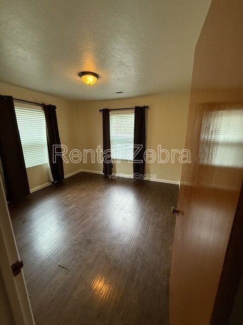 Building Photo - 1421 W 21st St