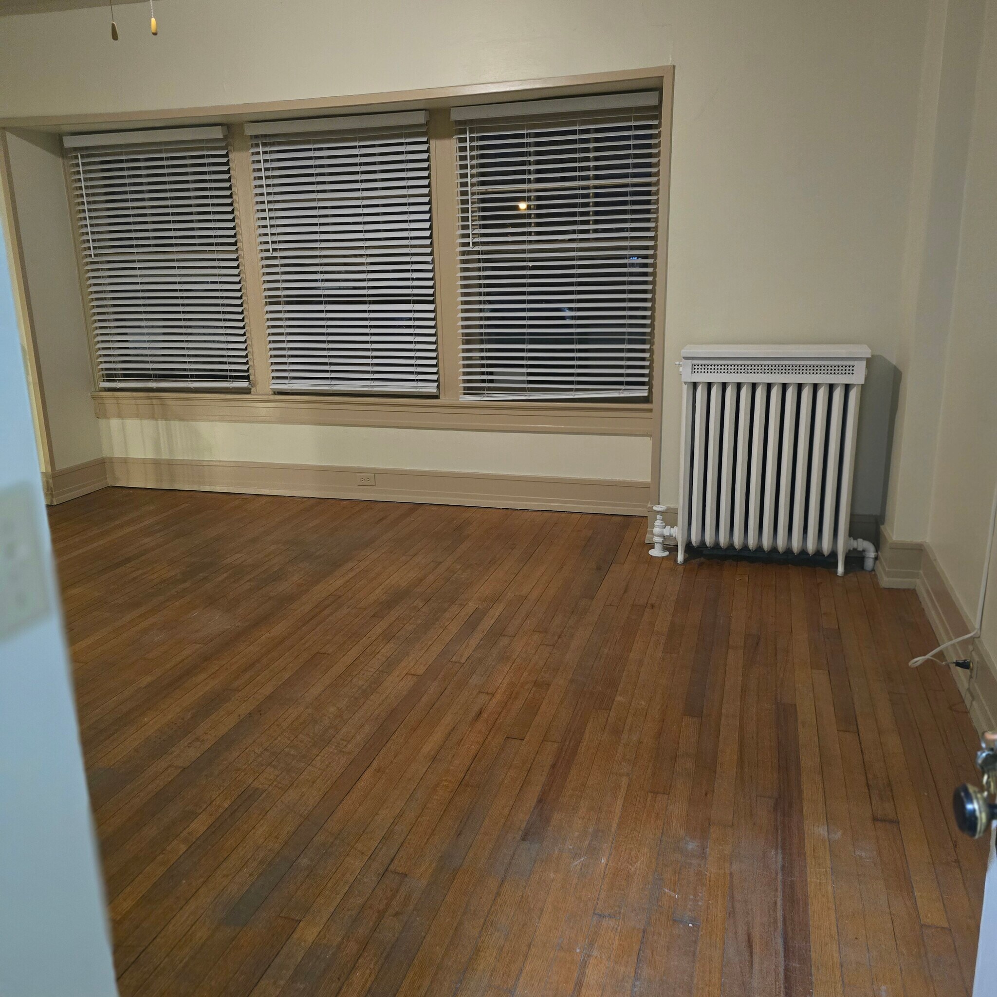 Building Photo - 6008 8th Ave