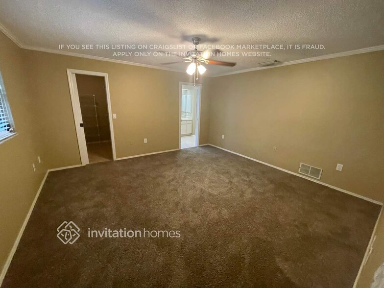 Building Photo - 2204 Tall Oak Ct