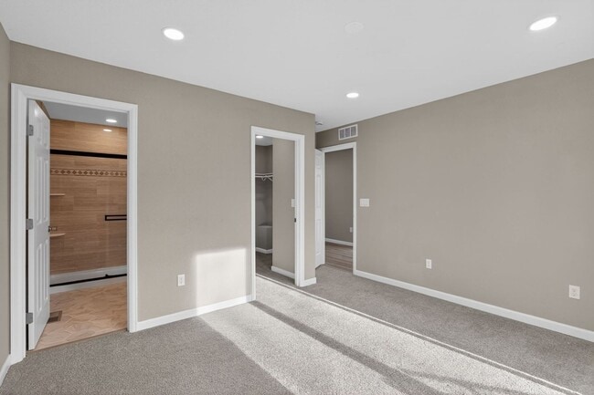 Building Photo - 227 Crestone Ave