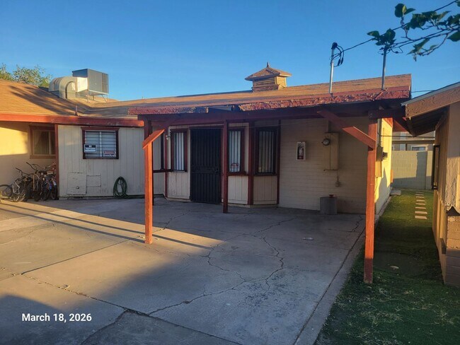 Building Photo - Mountain Vista St