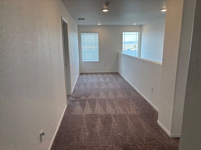 Building Photo - Lemmon Valley Townhouse