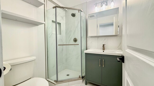 Building Photo - 1BR/1BA Renovated In-Law Unit in NOPA