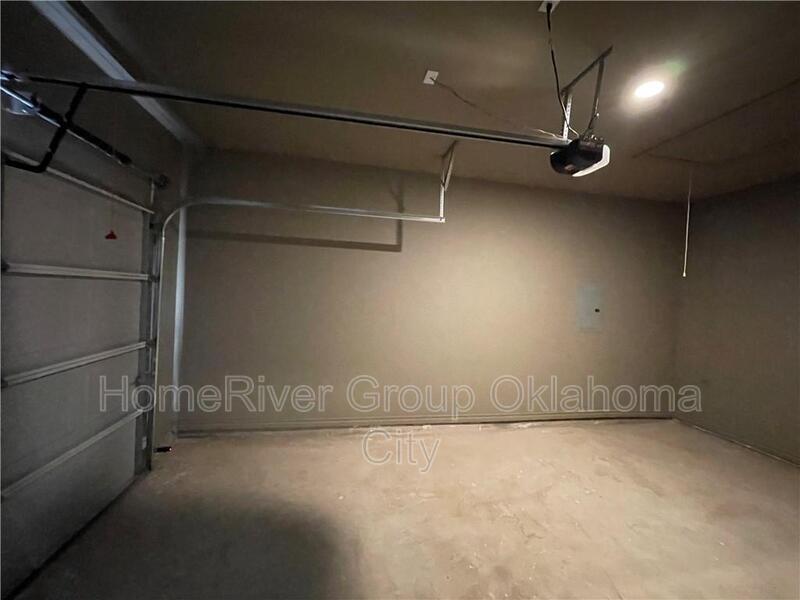 Building Photo - 1007 SW 91st St
