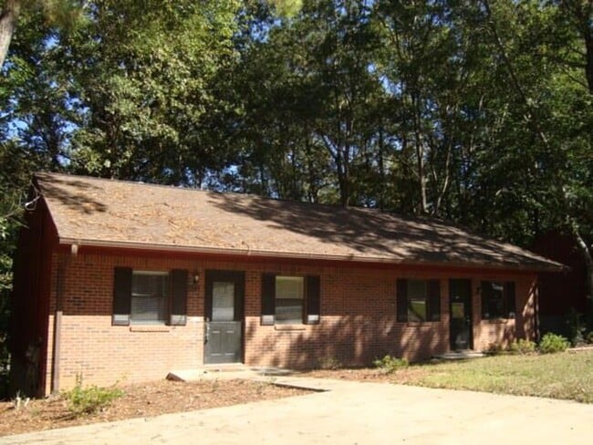Building Photo - 1351/1353 Kurt Circle