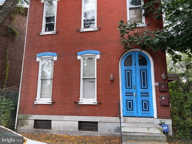 Building Photo - 422 King St