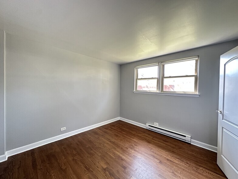 Building Photo - 7632.5 N Milwaukee Ave