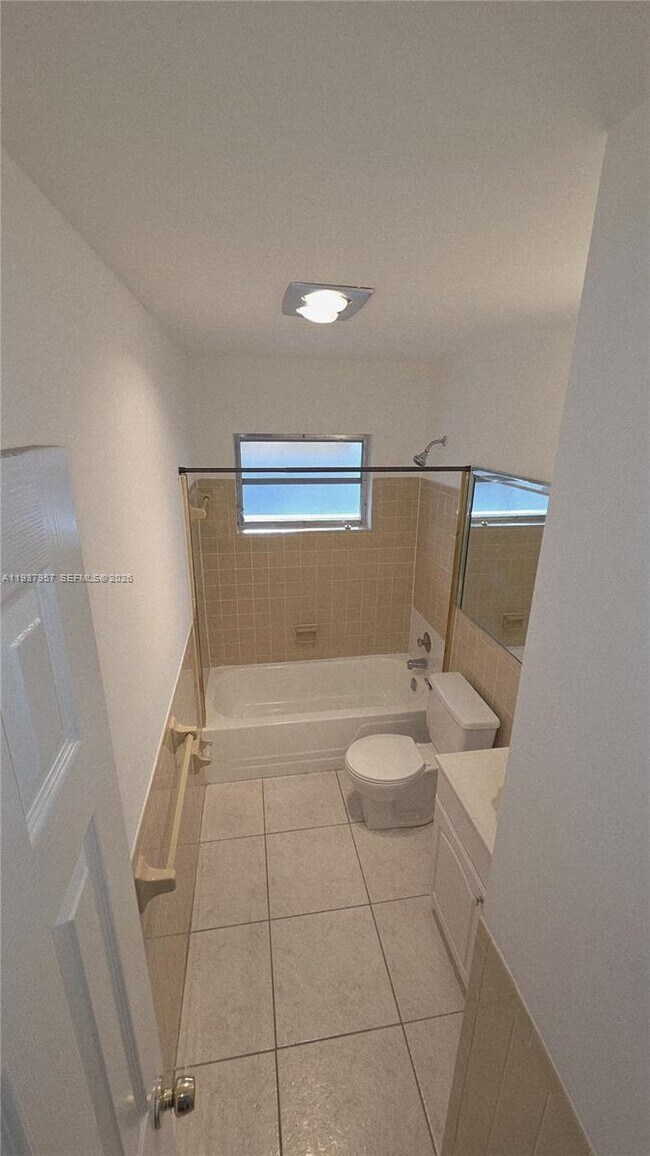 Building Photo - 9507 NW 80th Ct