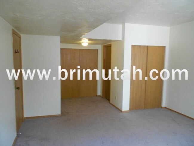 Building Photo - 1304 E 900 S