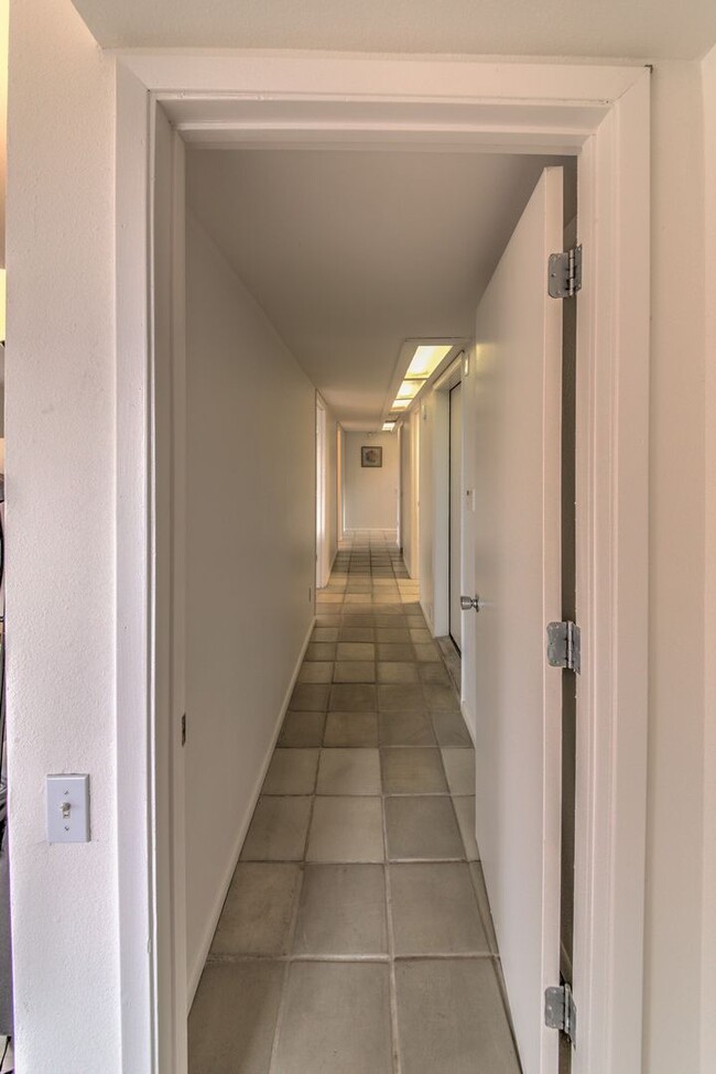 Building Photo - SANDIA HEIGHTS EXECUTIVE RENTAL 2+Story 3B...