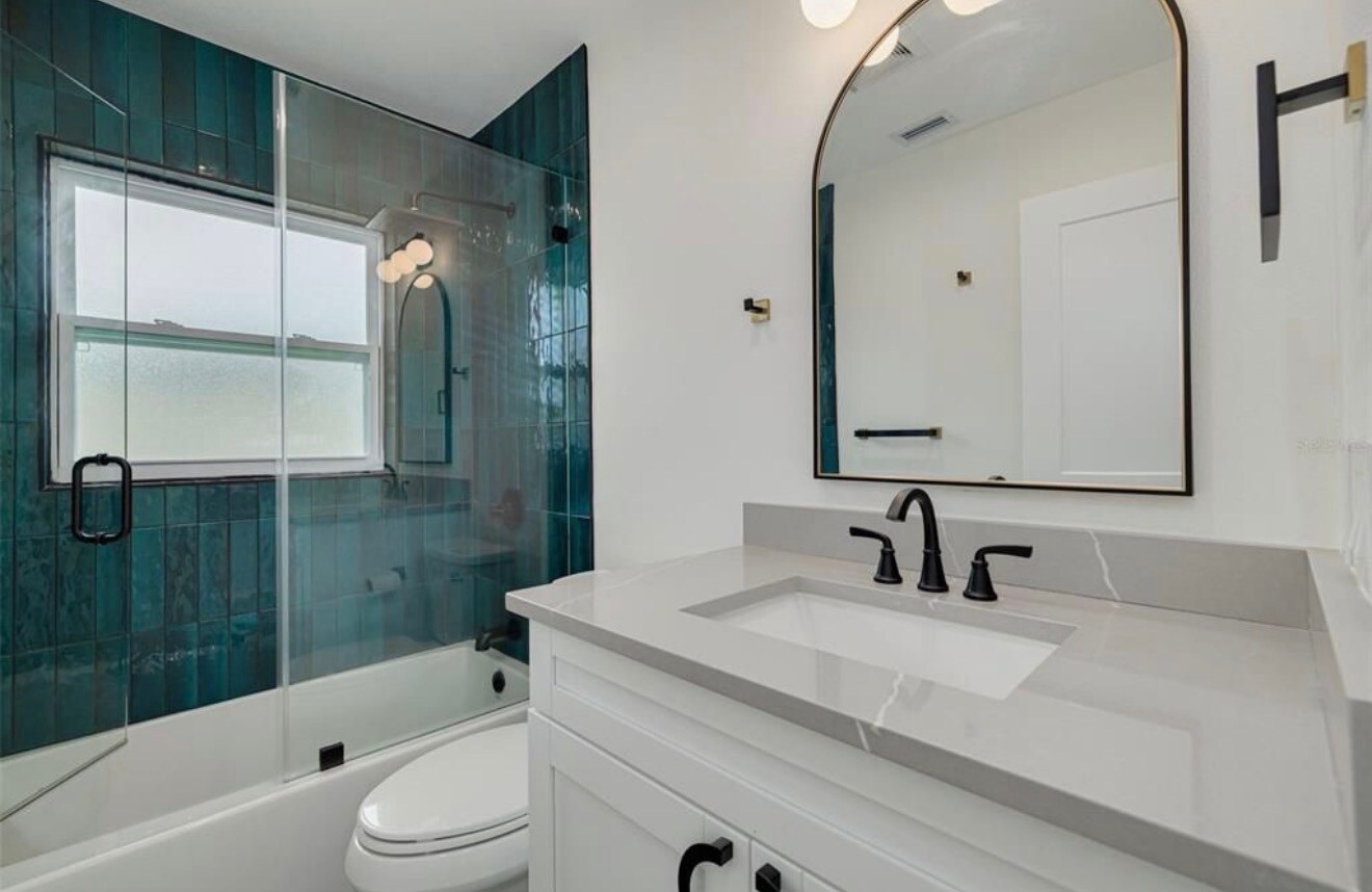 Building Photo - 1723 Cypress Ave