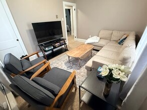 Building Photo - 533 N 2nd St